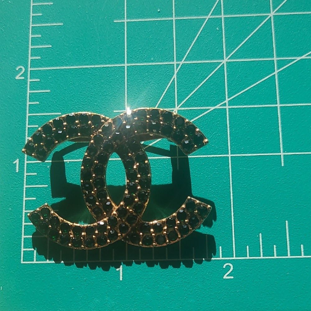 Gold and Dark Green Gem Brooch - Picture 6 of 6